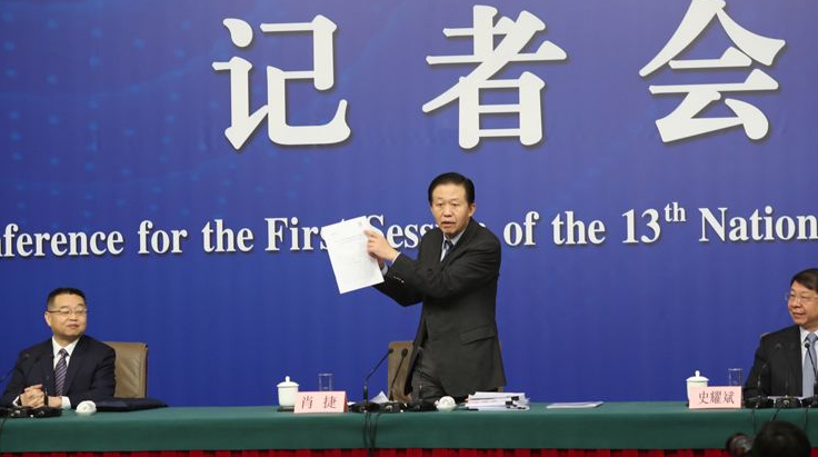 完善区域环境规制，优化生产力布局
